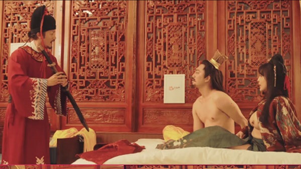 Hoàng Thượng lén ra ngoài địt gái